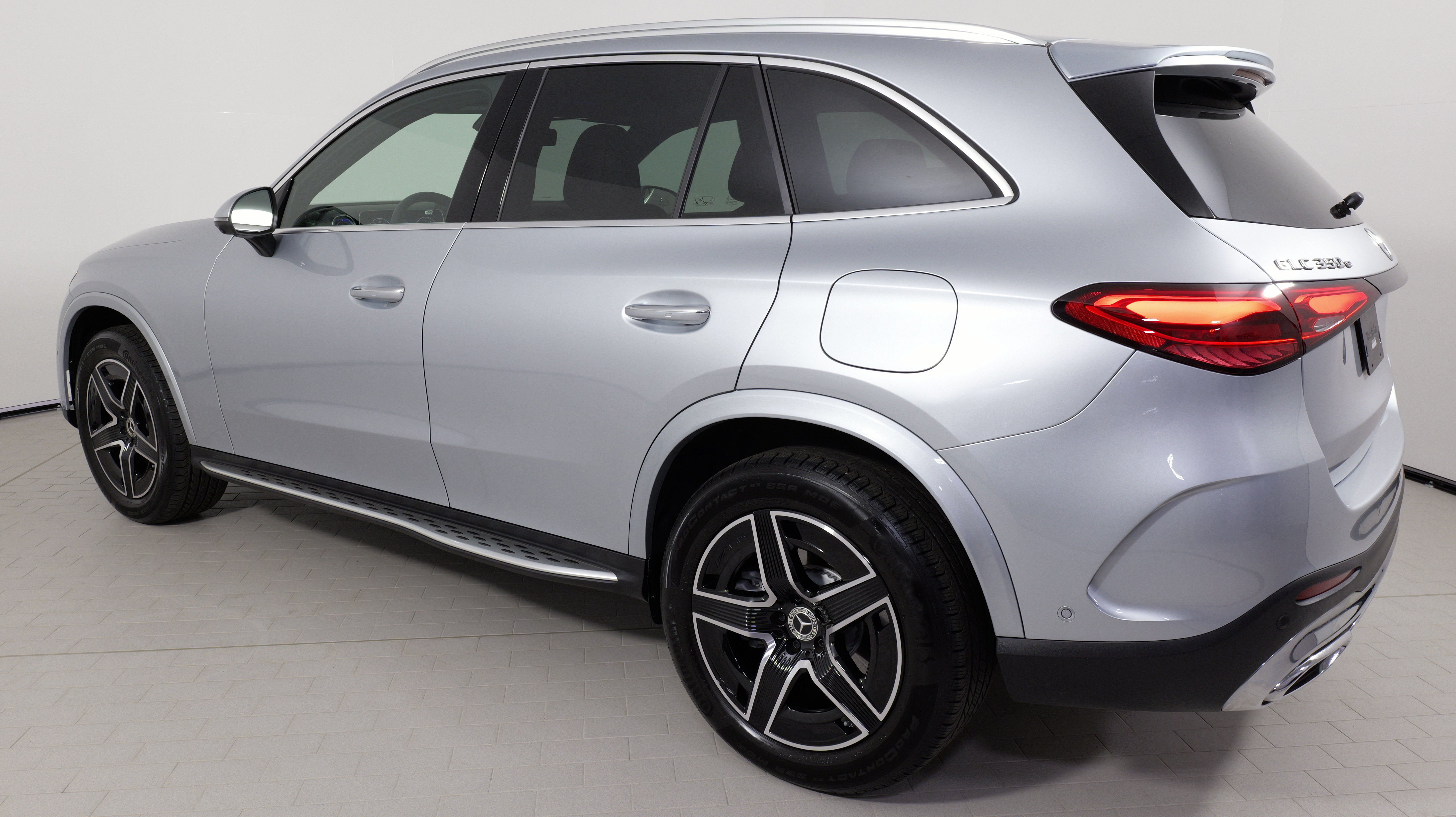 Used 2025 Mercedes-Benz GLC 350e 4MATIC image 19