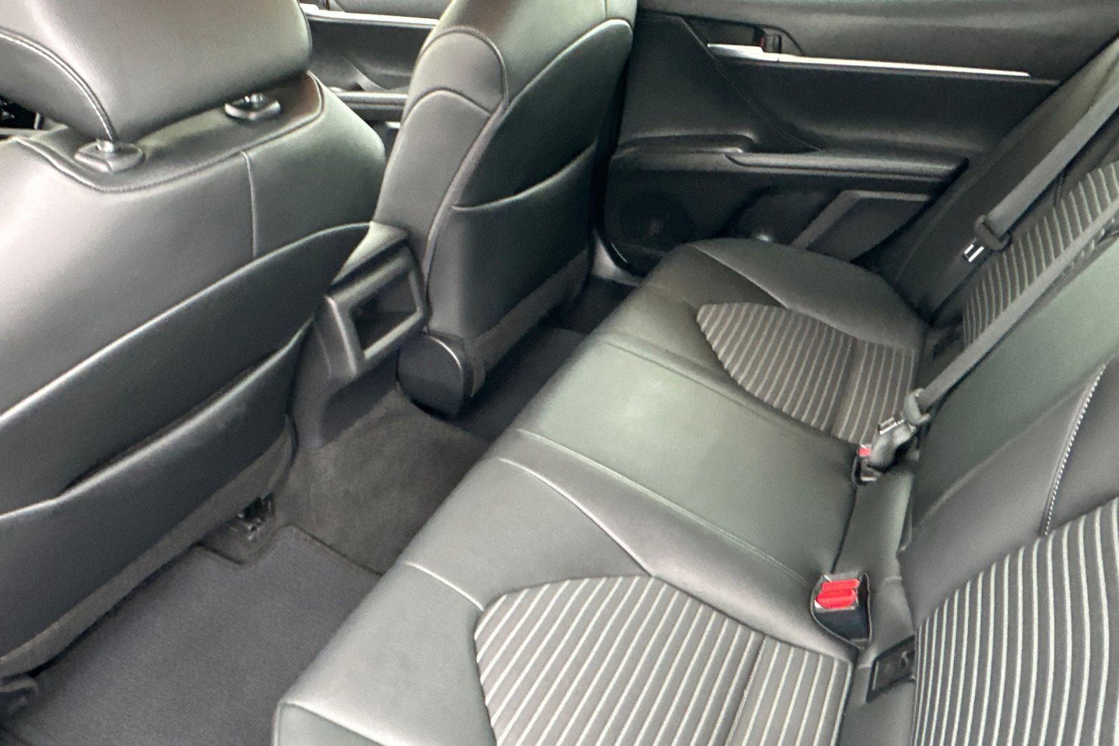 Used 2023 Toyota Camry SE image 13