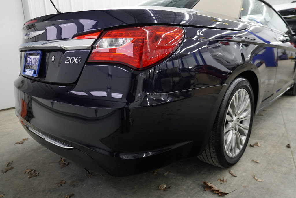 Used 2012 Chrysler 200 Limited FWD image 14