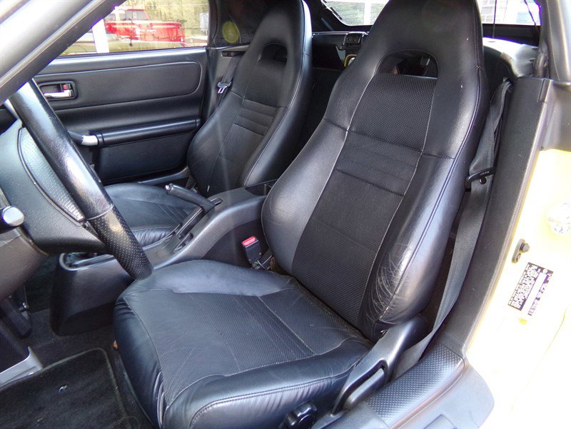 Used 2004 Toyota MR2 image 14