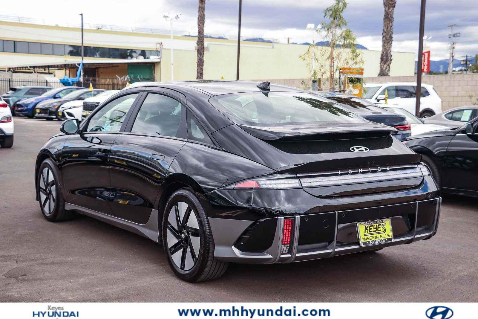 Used 2024 Hyundai Ioniq 6 Limited RWD image 2