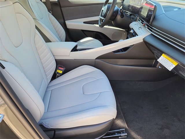 New 2025 Hyundai Elantra Limited image 8