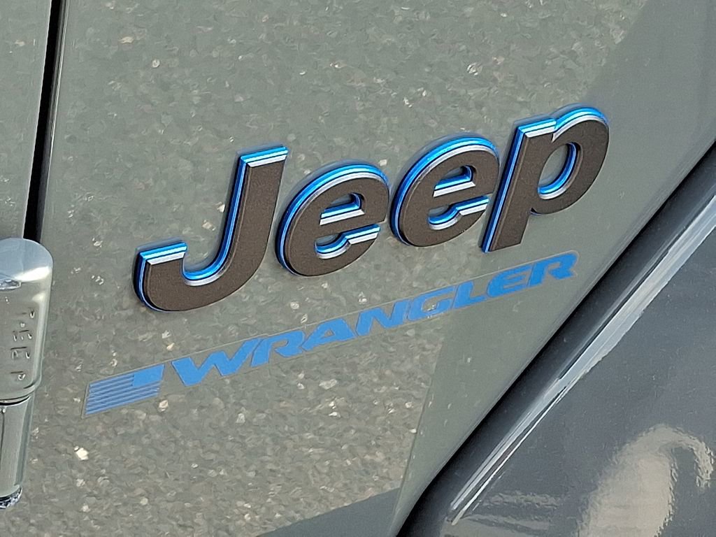 Used 2023 Jeep Wrangler Unlimited Rubicon 4xe AWD/4WD image 10