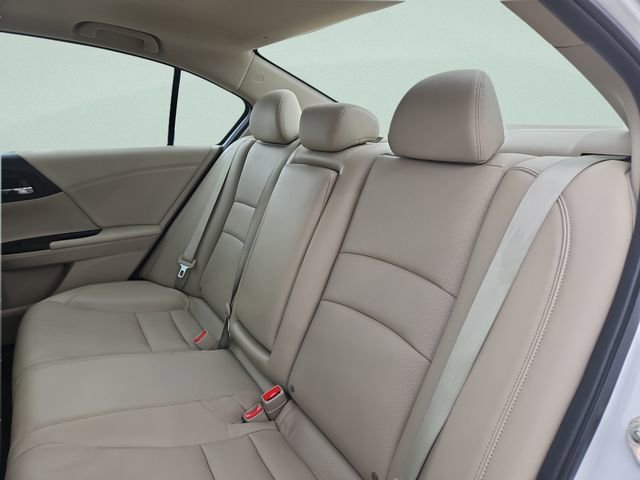 Certified 2017 Honda Accord EX-L image 32