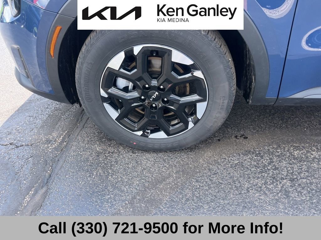 Certified 2025 Kia Sorento S w/ Panoramic Sunroof Package image 17