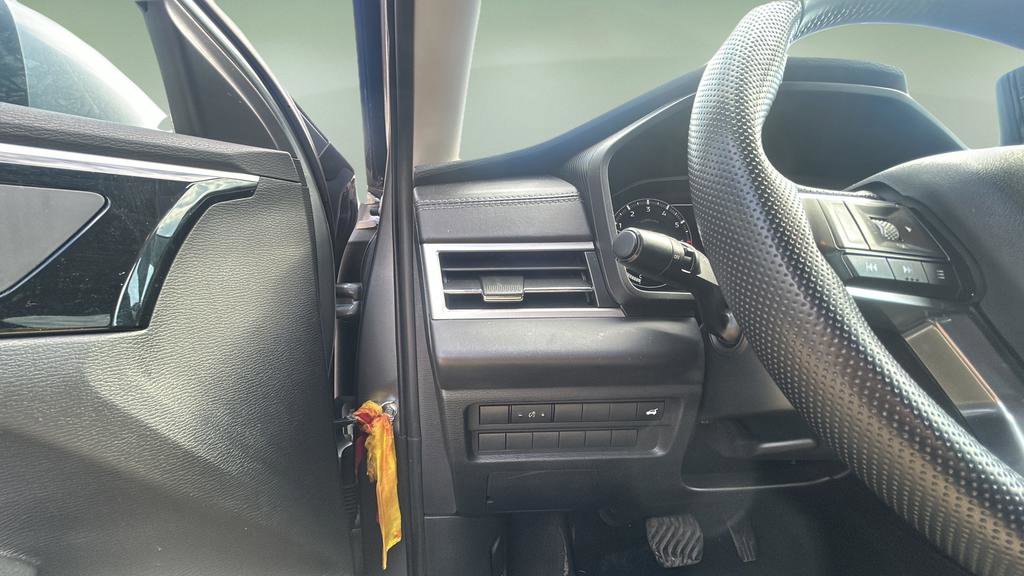 Used 2024 Mitsubishi Outlander SE image 28