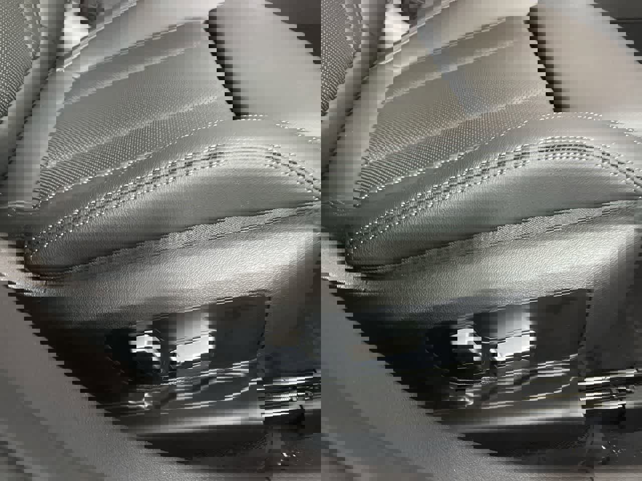 Certified 2023 BMW 330i xDrive Sedan w/ Driving Assistance Package image 16