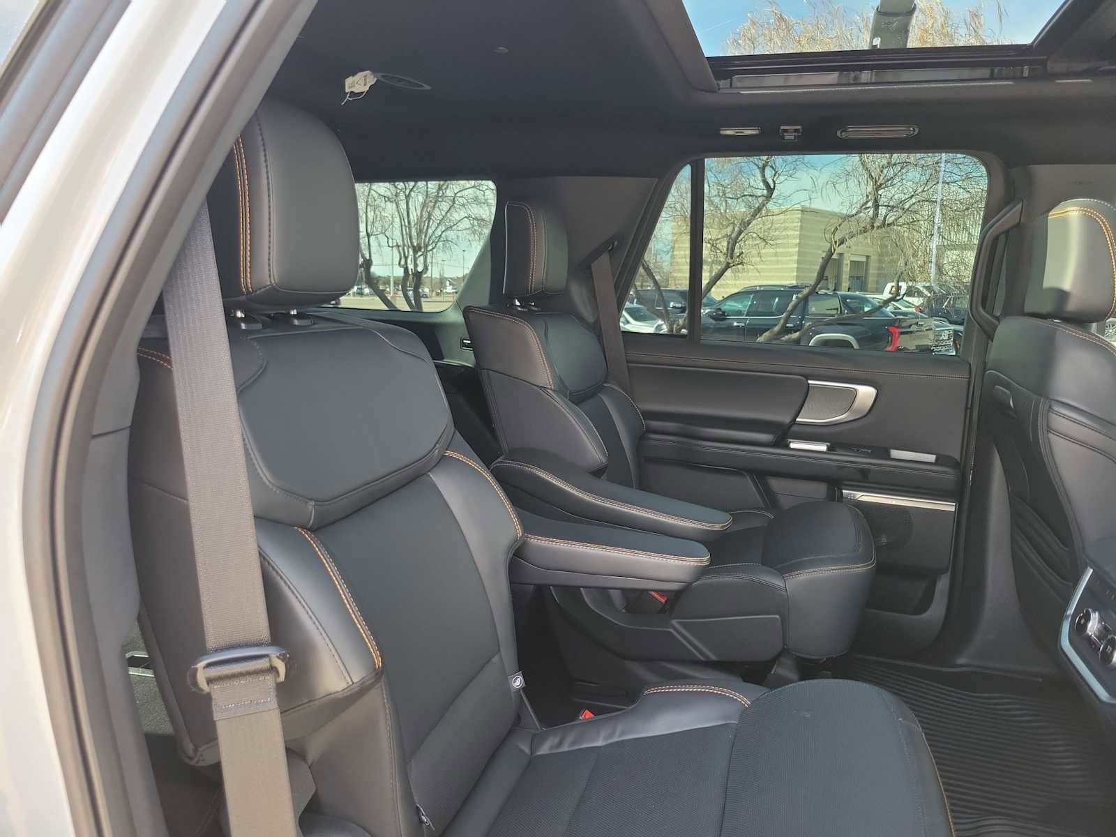 Used 2025 Ford Expedition Tremor image 9