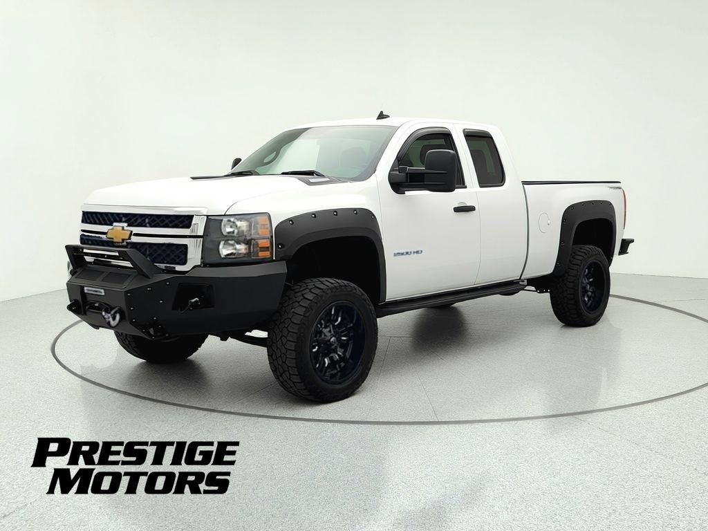 Used 2013 Chevrolet Silverado 2500 LT w/ Interior Plus Package AWD/4WD image 3