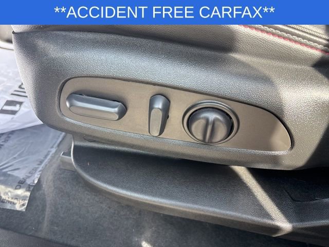 Used 2023 Chevrolet Traverse RS image 29