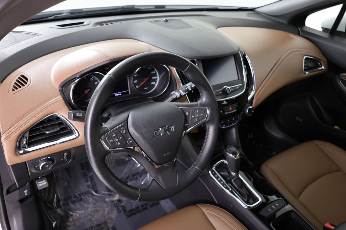 Used 2019 Chevrolet Cruze Premier w/ Sun And Sound Package FWD image 21