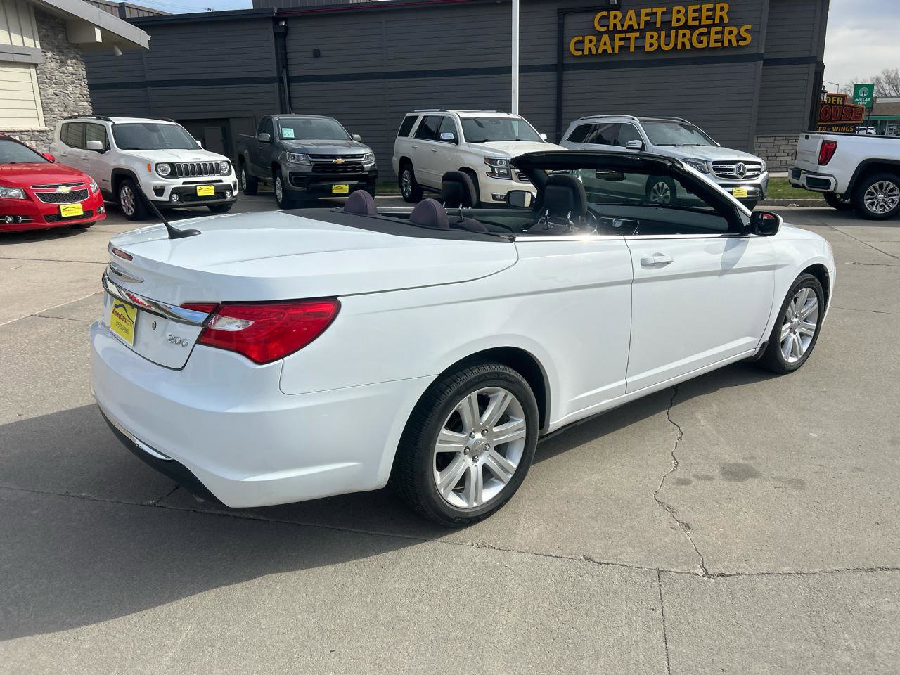 Used 2014 Chrysler 200 Touring FWD image 3