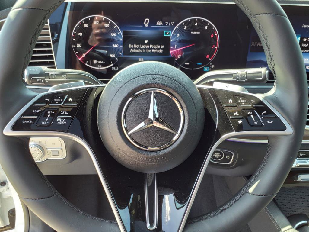 Used 2025 Mercedes-Benz GLS 450 4MATIC image 14