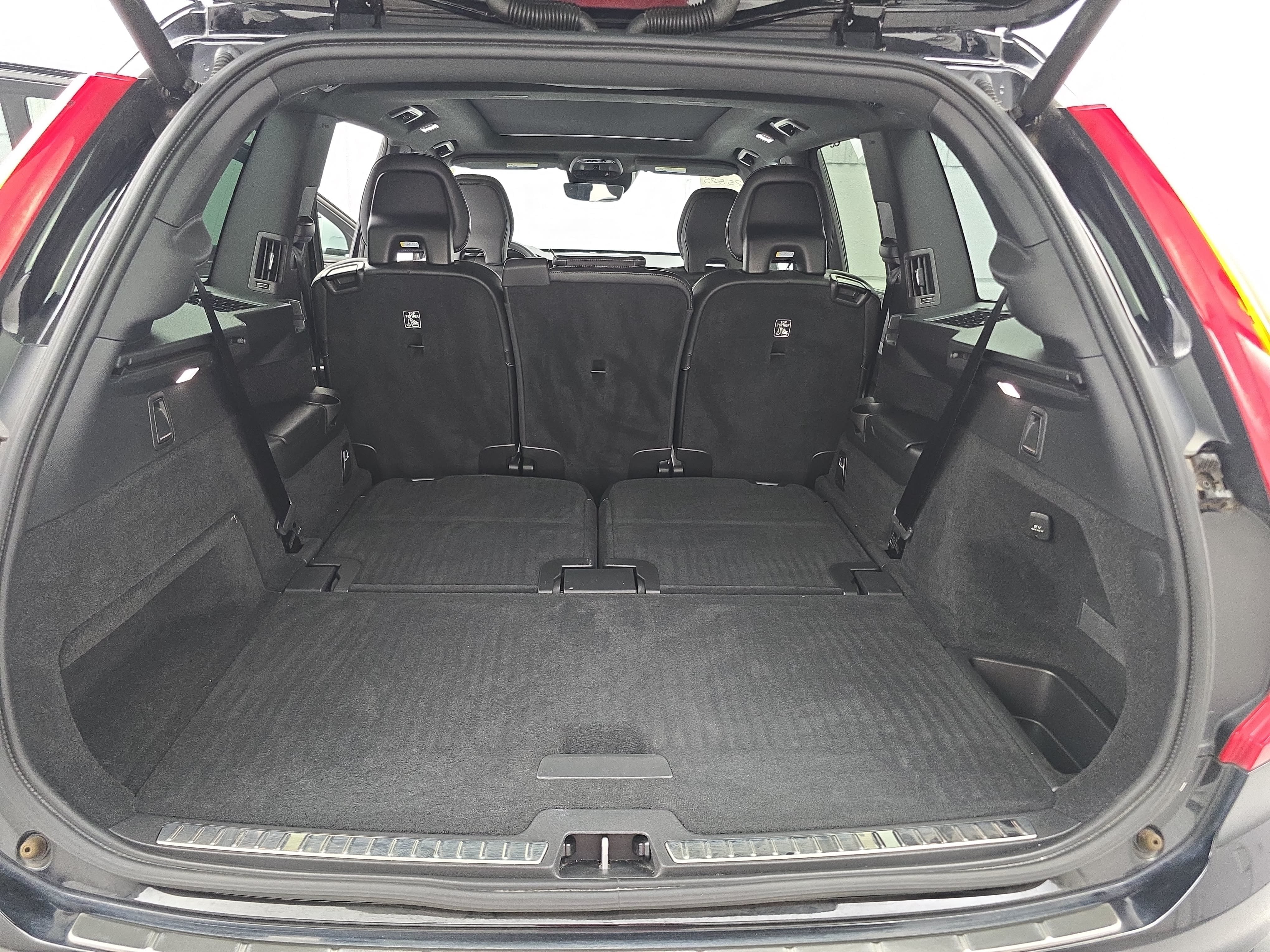 Used 2019 Volvo XC90 T6 R-Design w/ Advanced Package AWD/4WD image 16
