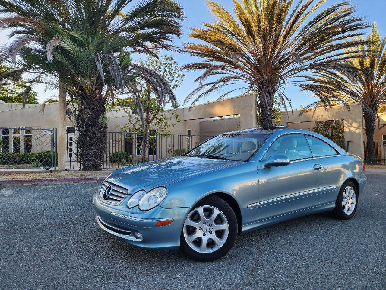 Used 2004 Mercedes-Benz CLK 320 Coupe image 2