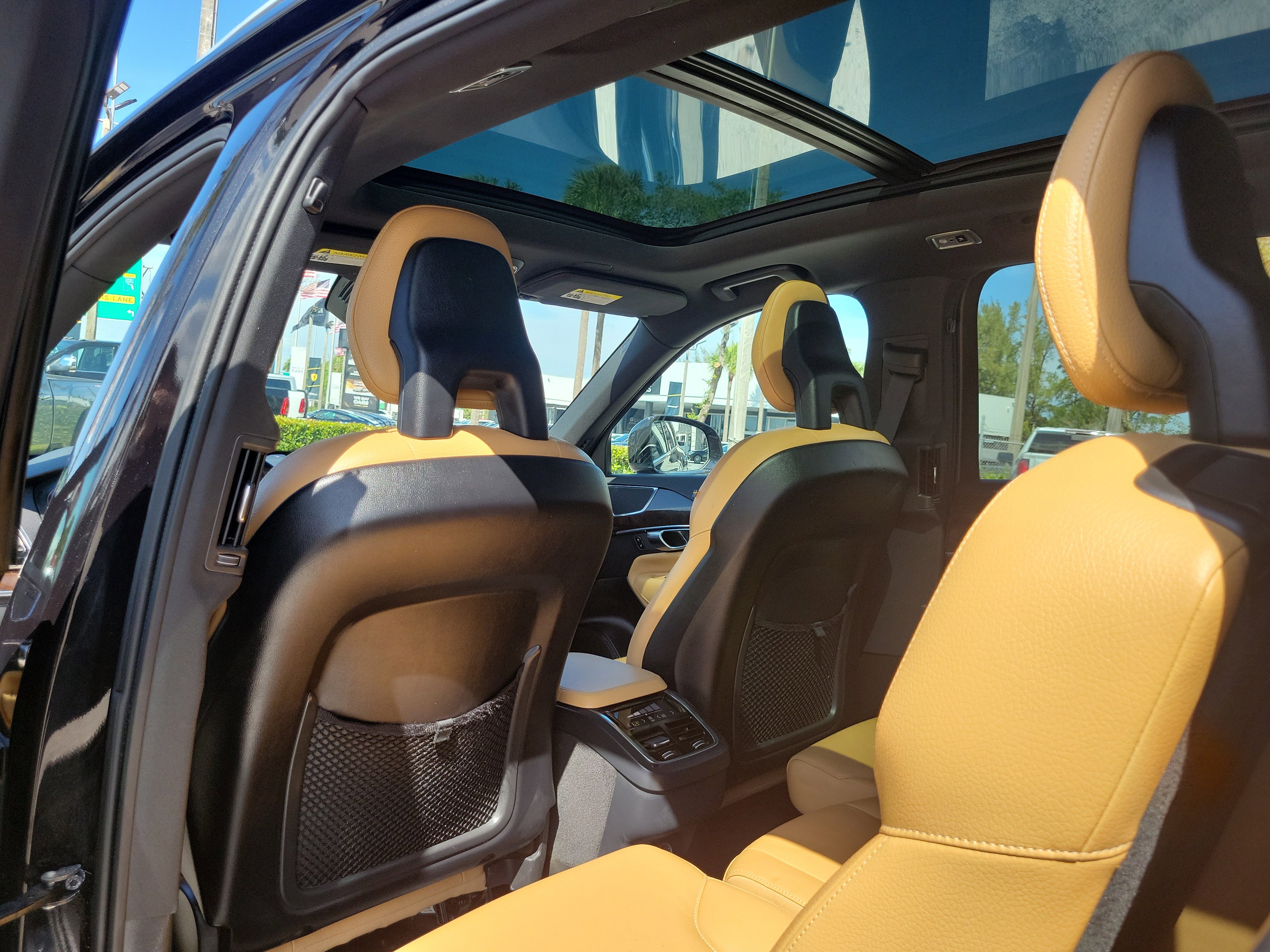 Used 2016 Volvo XC90 T6 Momentum w/ Momentum Plus Package image 14