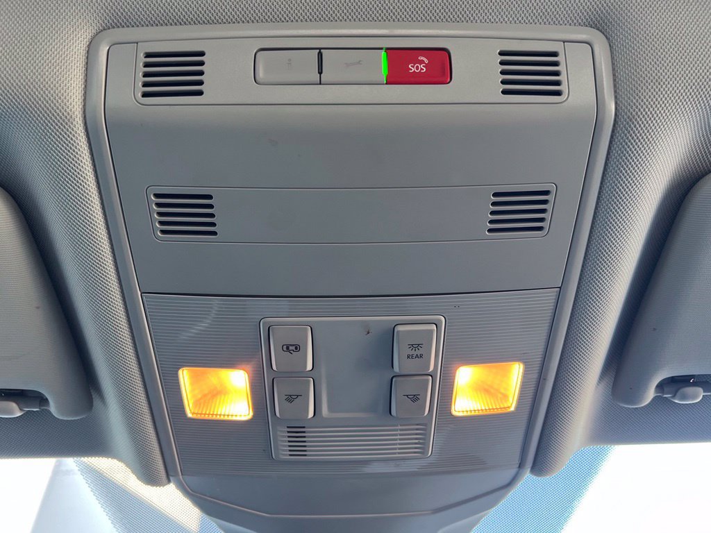 Used 2025 Volkswagen Jetta SE FWD image 21