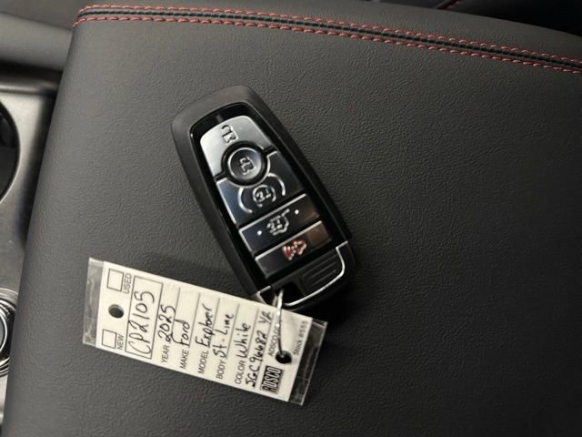 Used 2025 Ford Explorer ST-Line w/ ST-Line Street Pack AWD/4WD image 41