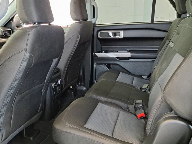Used 2023 Ford Explorer XLT AWD/4WD image 25