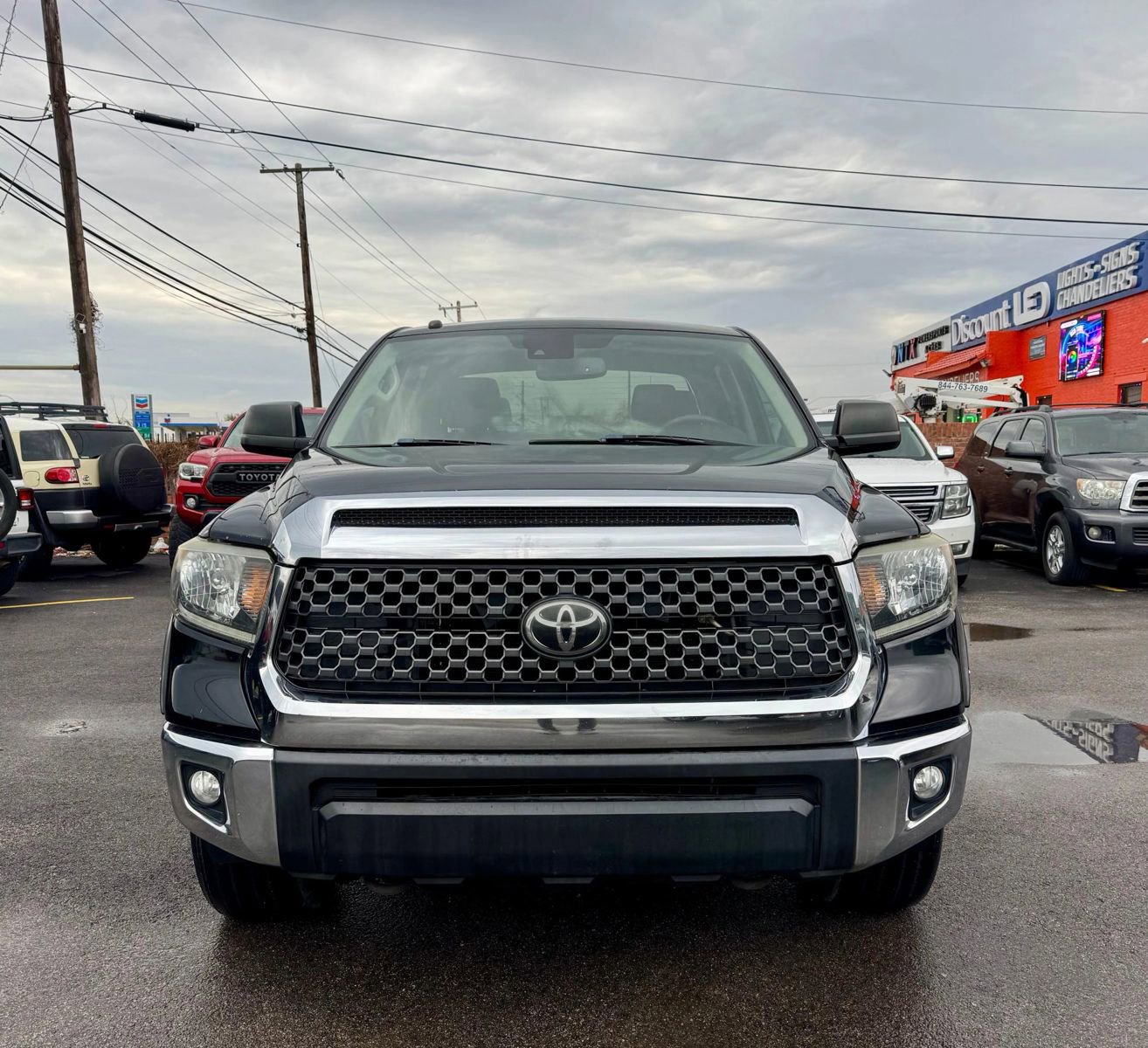 Used 2019 Toyota Tundra SR5 w/ SR5 Upgrade Package AWD/4WD image 3