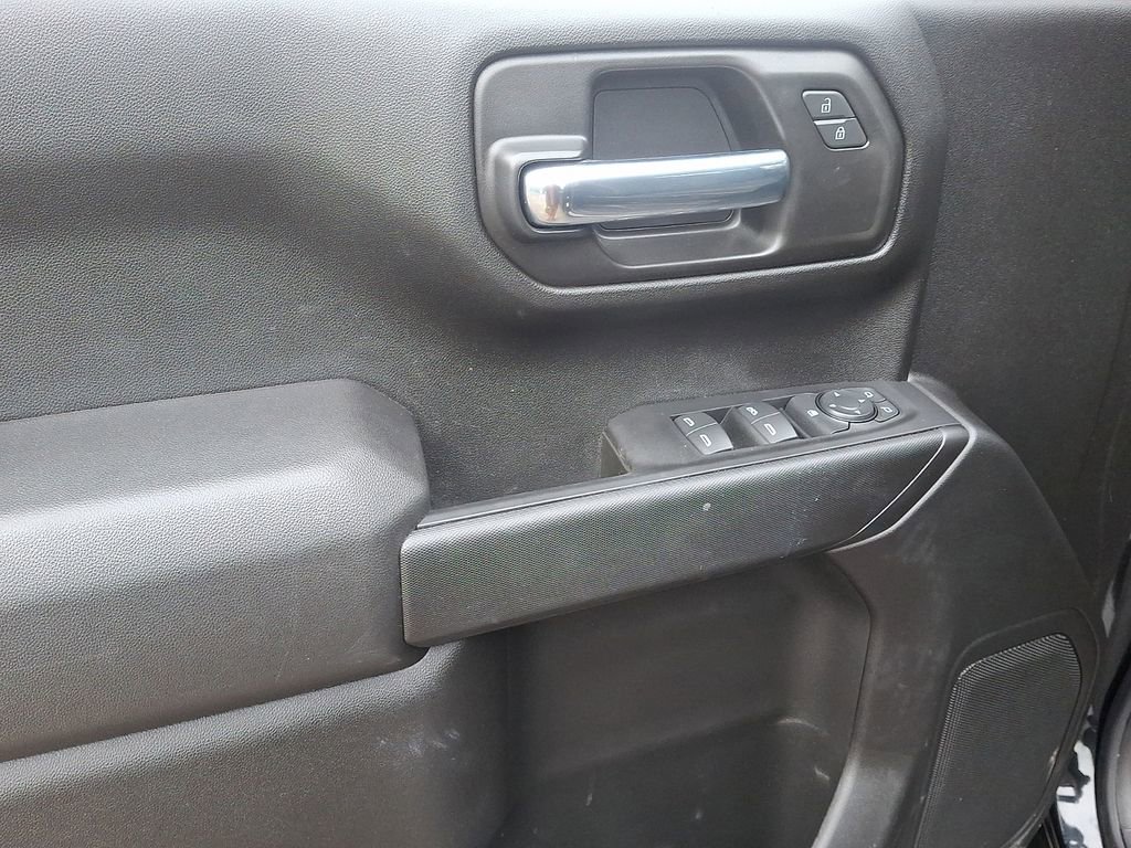 Used 2025 Chevrolet Silverado 1500 Custom image 12