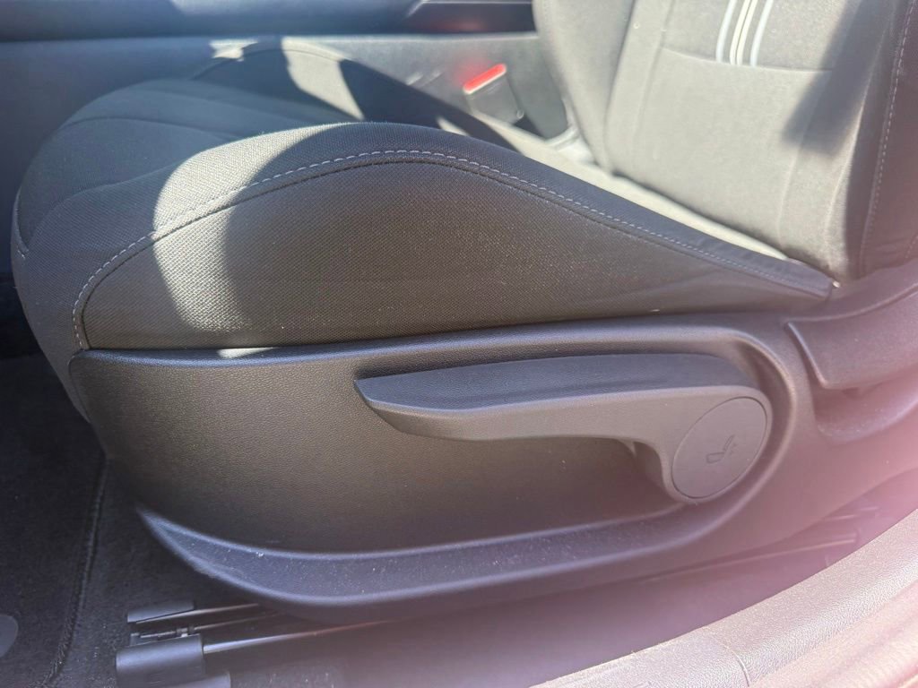 Used 2023 Hyundai Elantra SEL w/ Convenience Package FWD image 15