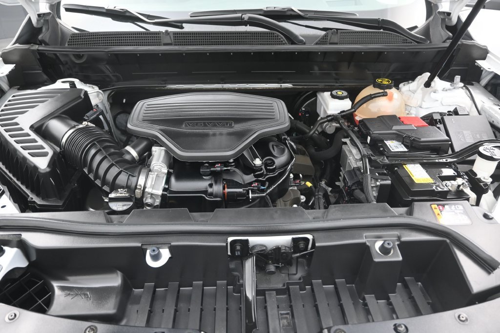 Used 2023 GMC Acadia SLT w/ Technology Package FWD image 11