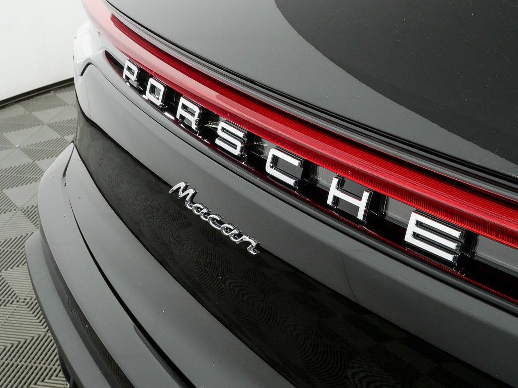 Certified 2026 Porsche Macan AWD/4WD image 37