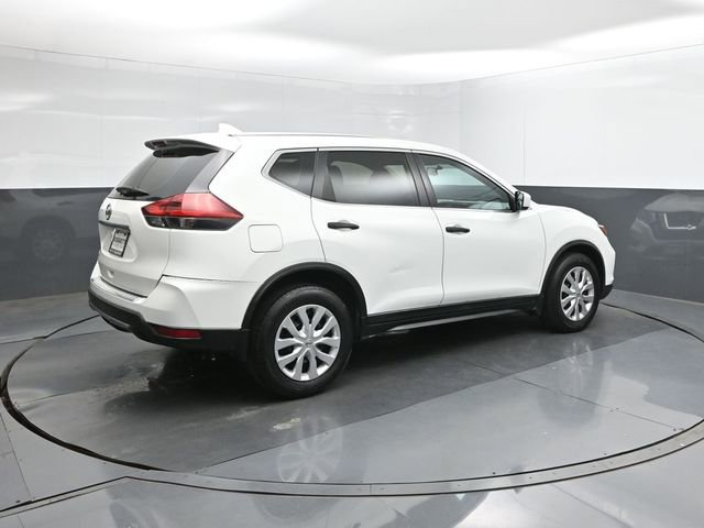 Used 2018 Nissan Rogue S image 11