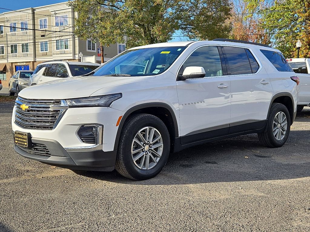 Used 2023 Chevrolet Traverse LT image 4