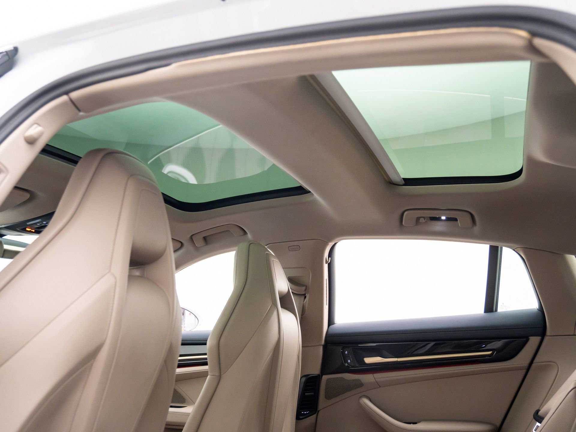 Certified 2024 Porsche Panamera 4 image 18