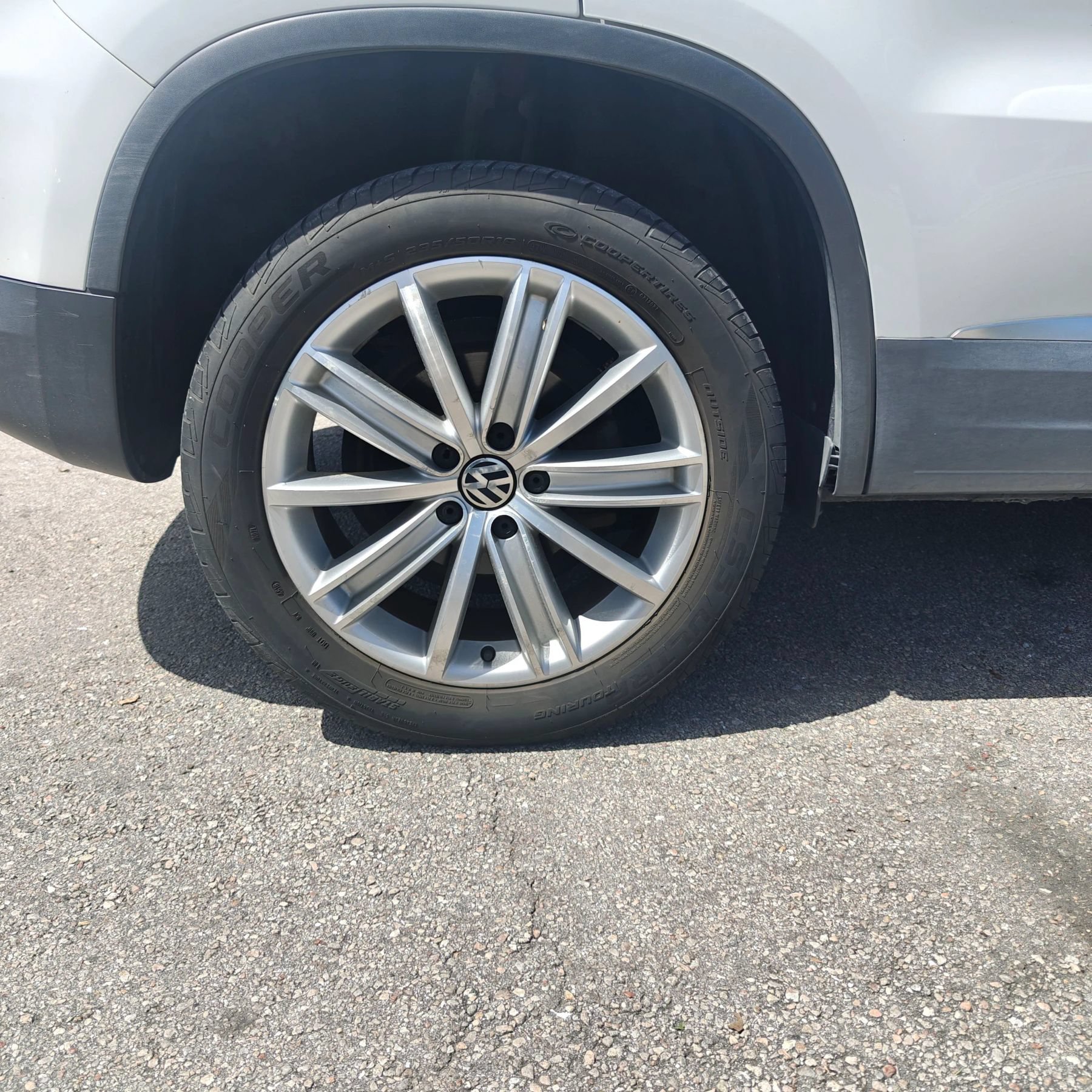 Used 2015 Volkswagen Tiguan SE FWD image 44