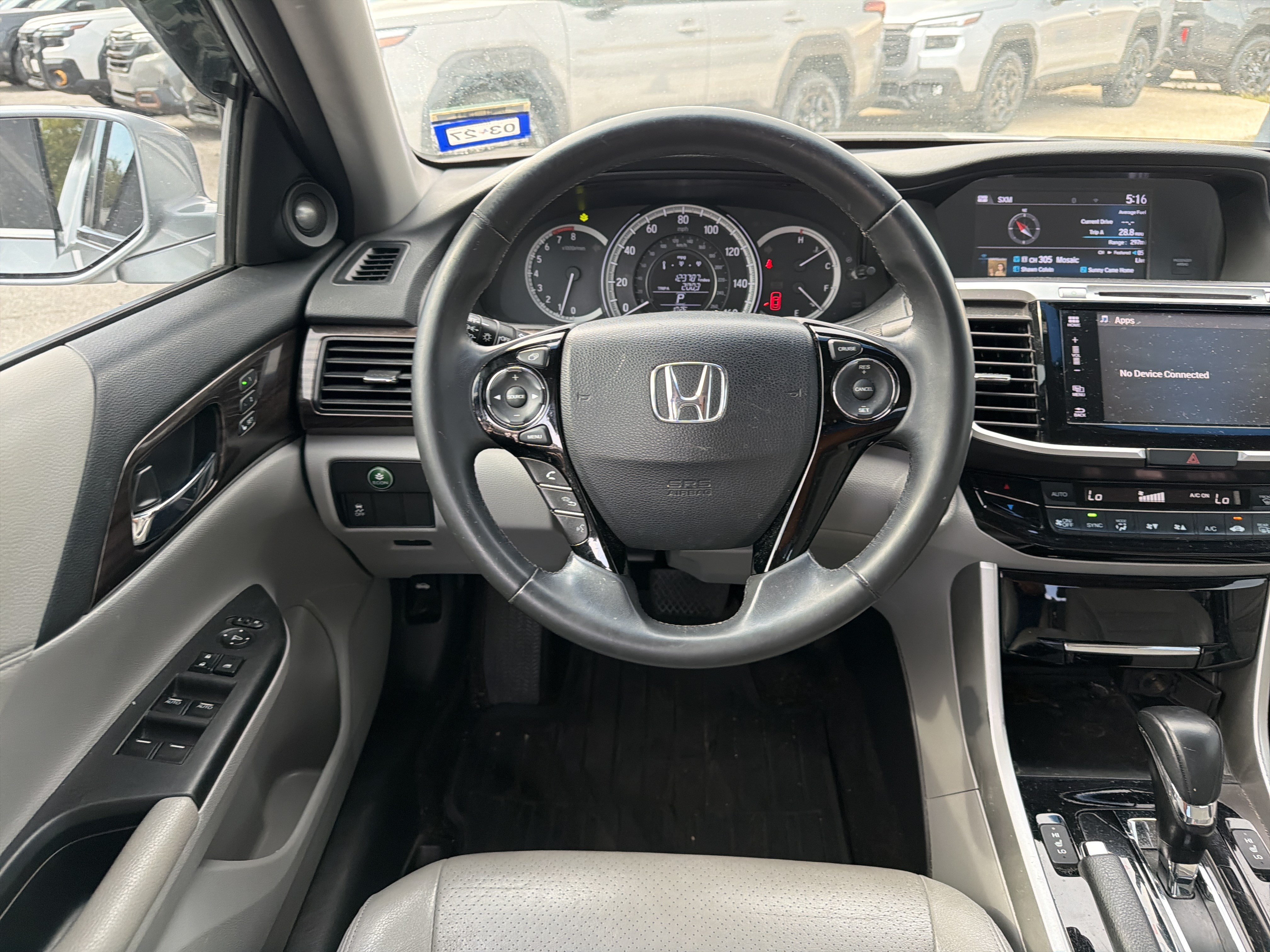Used 2017 Honda Accord EX-L image 11