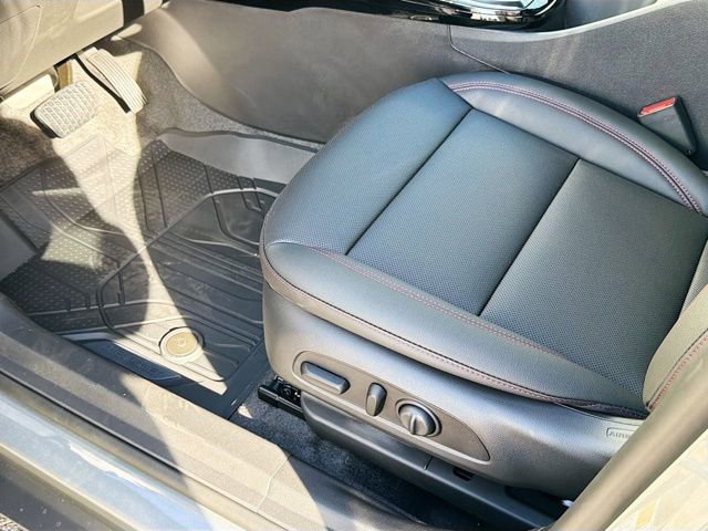 New 2026 Chevrolet Trax RS w/ Driver Confidence Package image 26