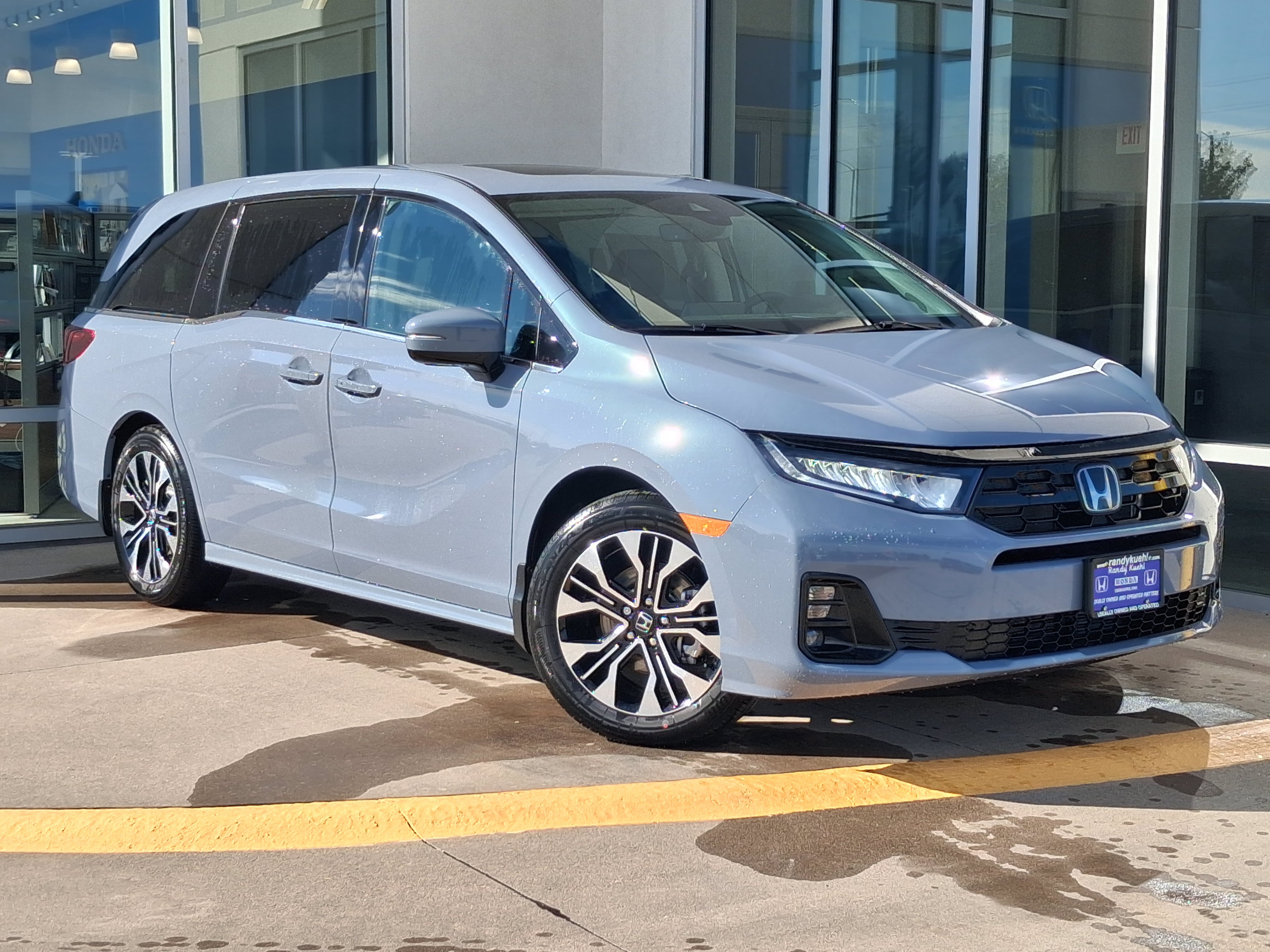 New 2026 Honda Odyssey Elite image 2
