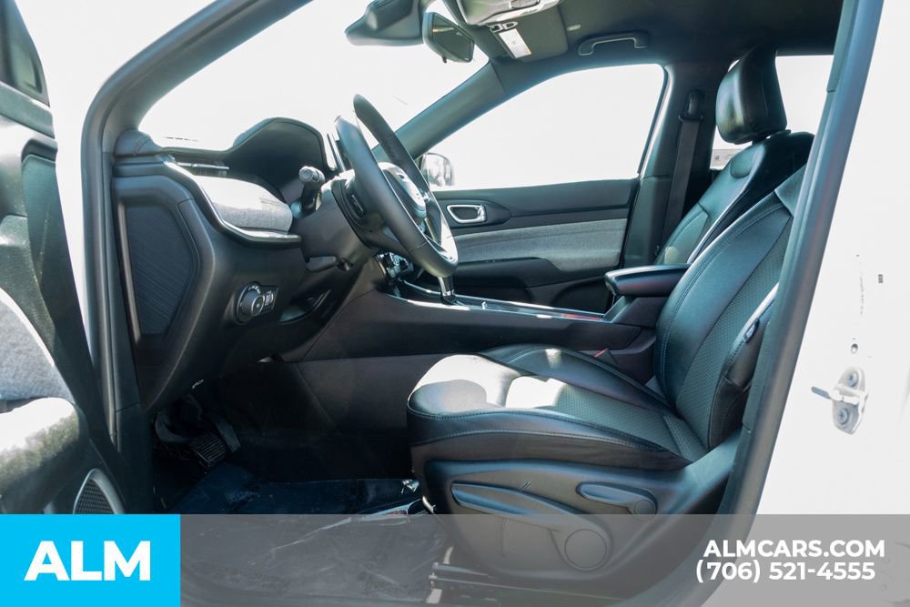 Used 2024 Jeep Compass Latitude image 14