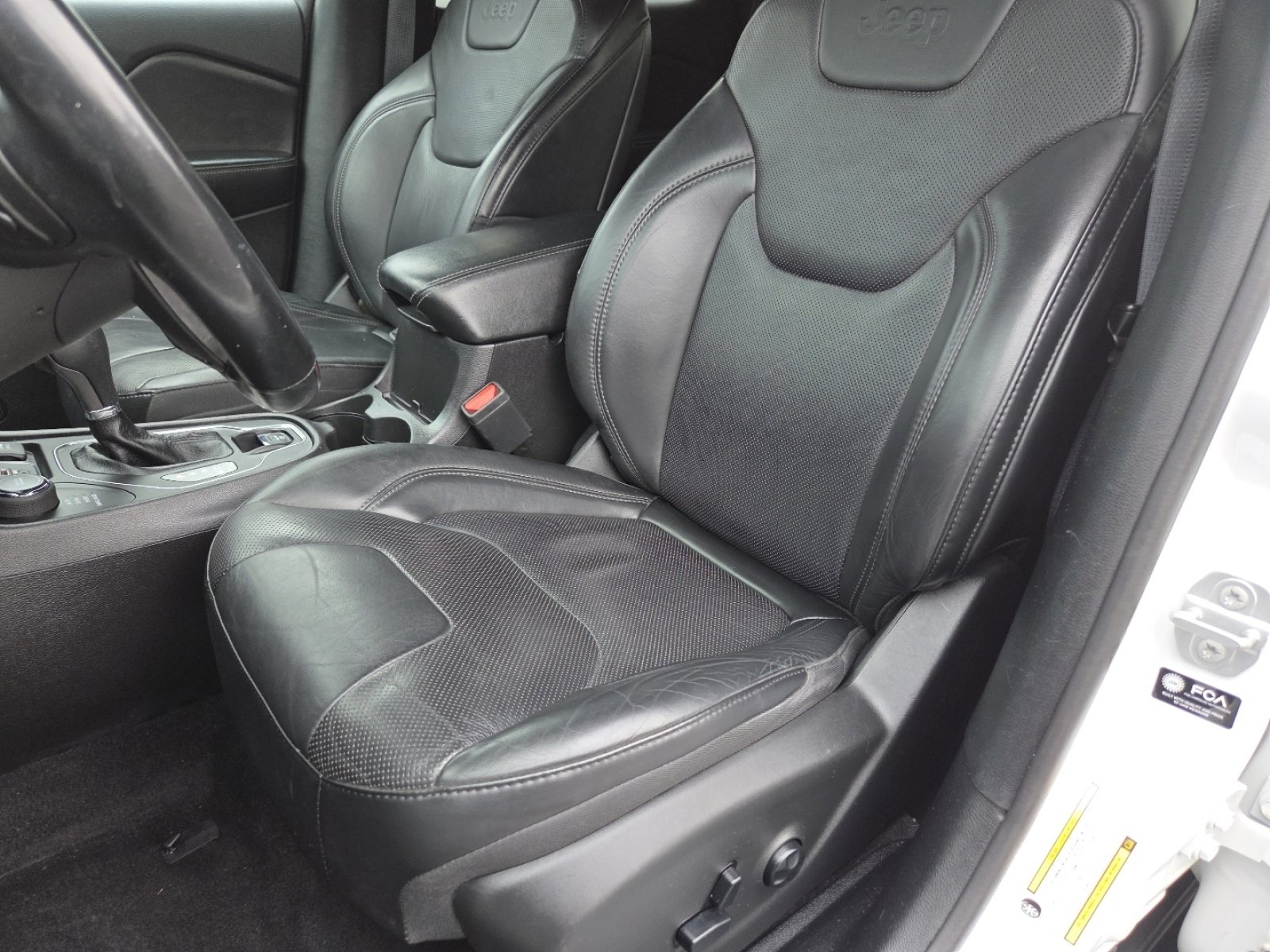Used 2021 Jeep Cherokee Latitude Lux image 24