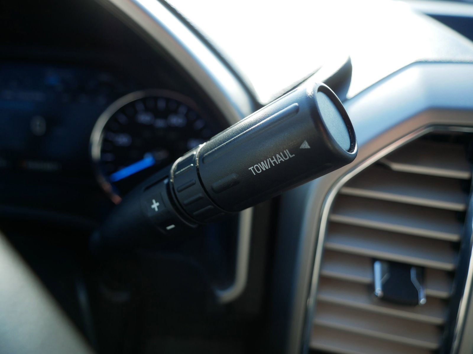 Used 2017 Ford F350 Lariat w/ Chrome Package image 25