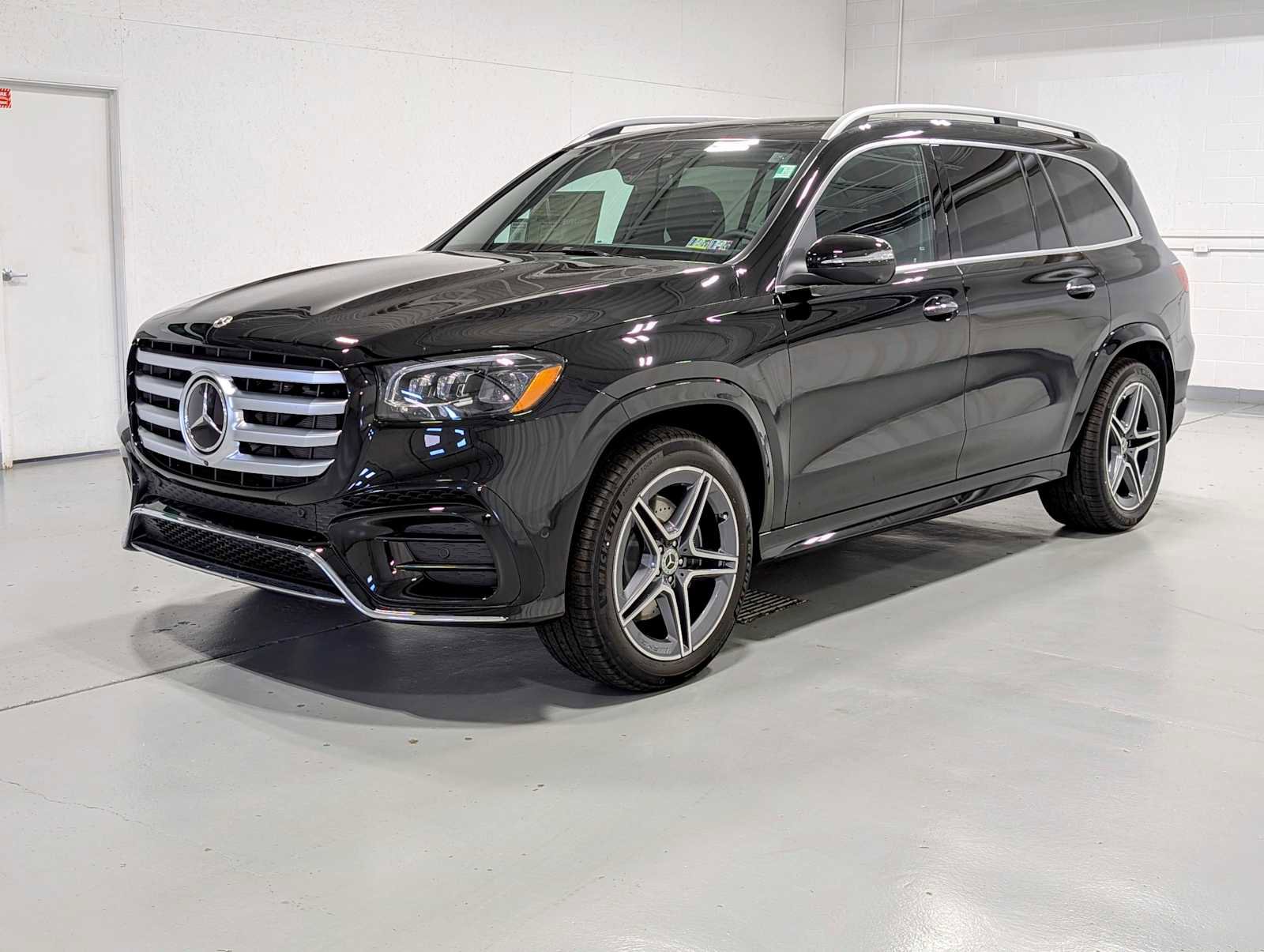New 2025 Mercedes-Benz GLS 450 4MATIC image 1