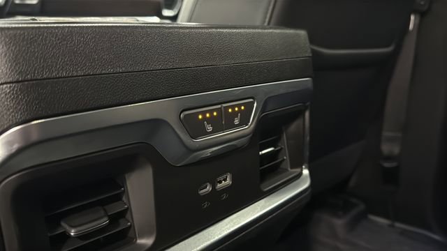 Used 2023 Chevrolet Silverado 1500 High Country w/ Technology Package image 25