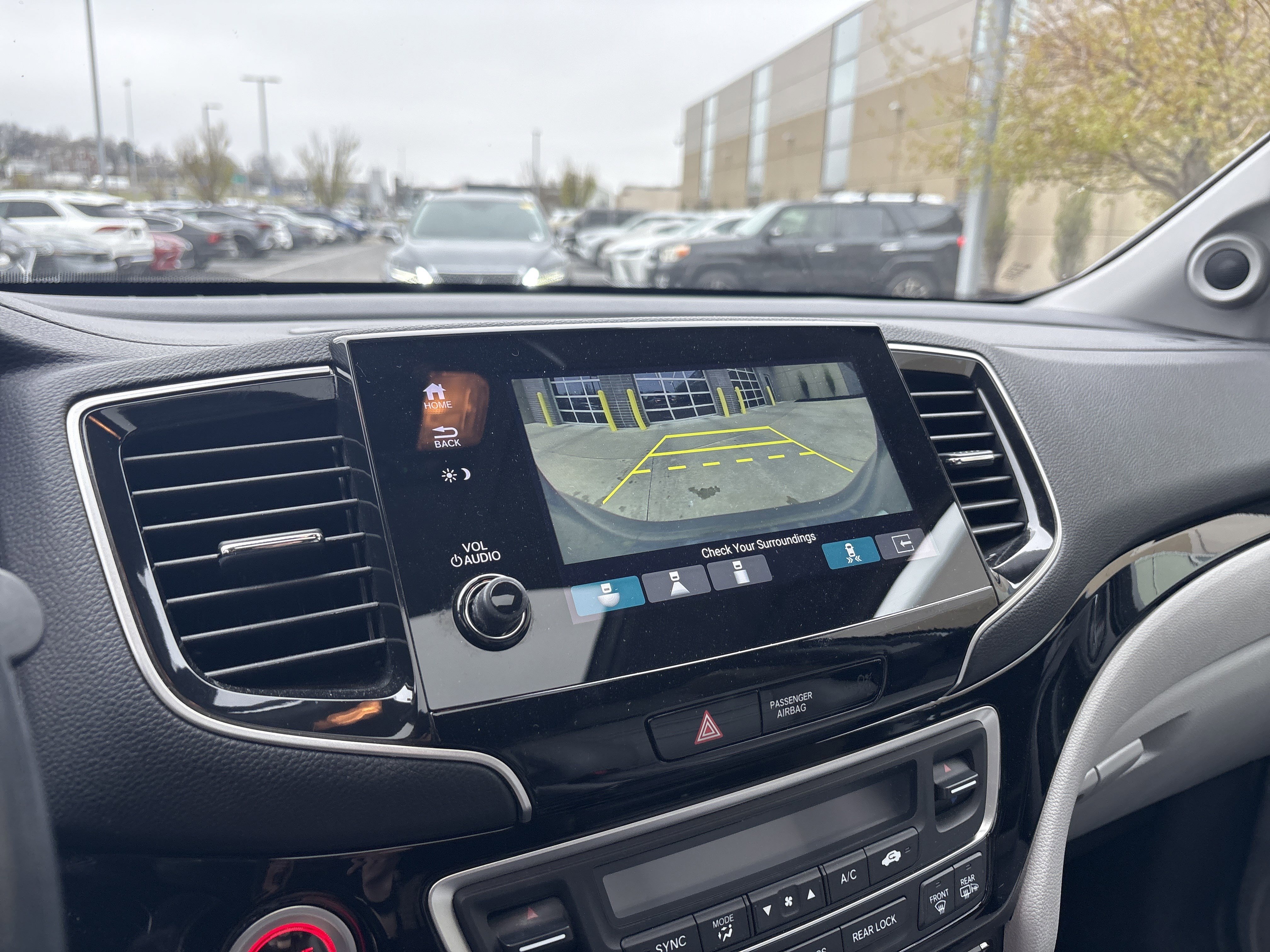 Used 2021 Honda Pilot Touring image 25