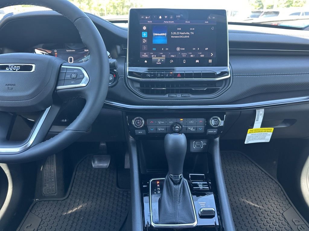 New 2025 Jeep Compass Latitude w/ Sun & Sound Group AWD/4WD image 17