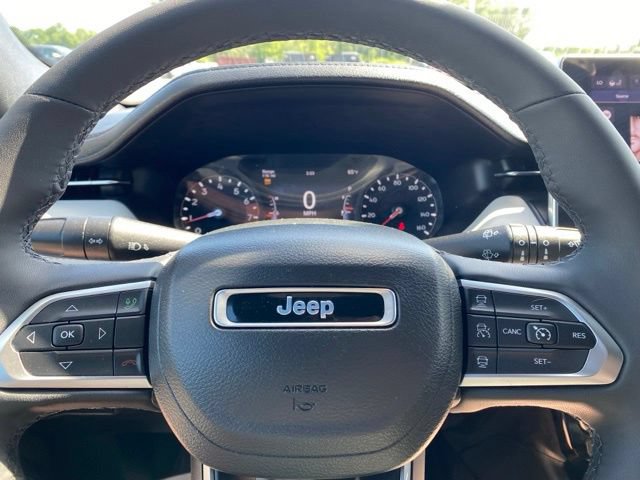 Used 2023 Jeep Compass Limited w/ Sun and Sound Group AWD/4WD image 12