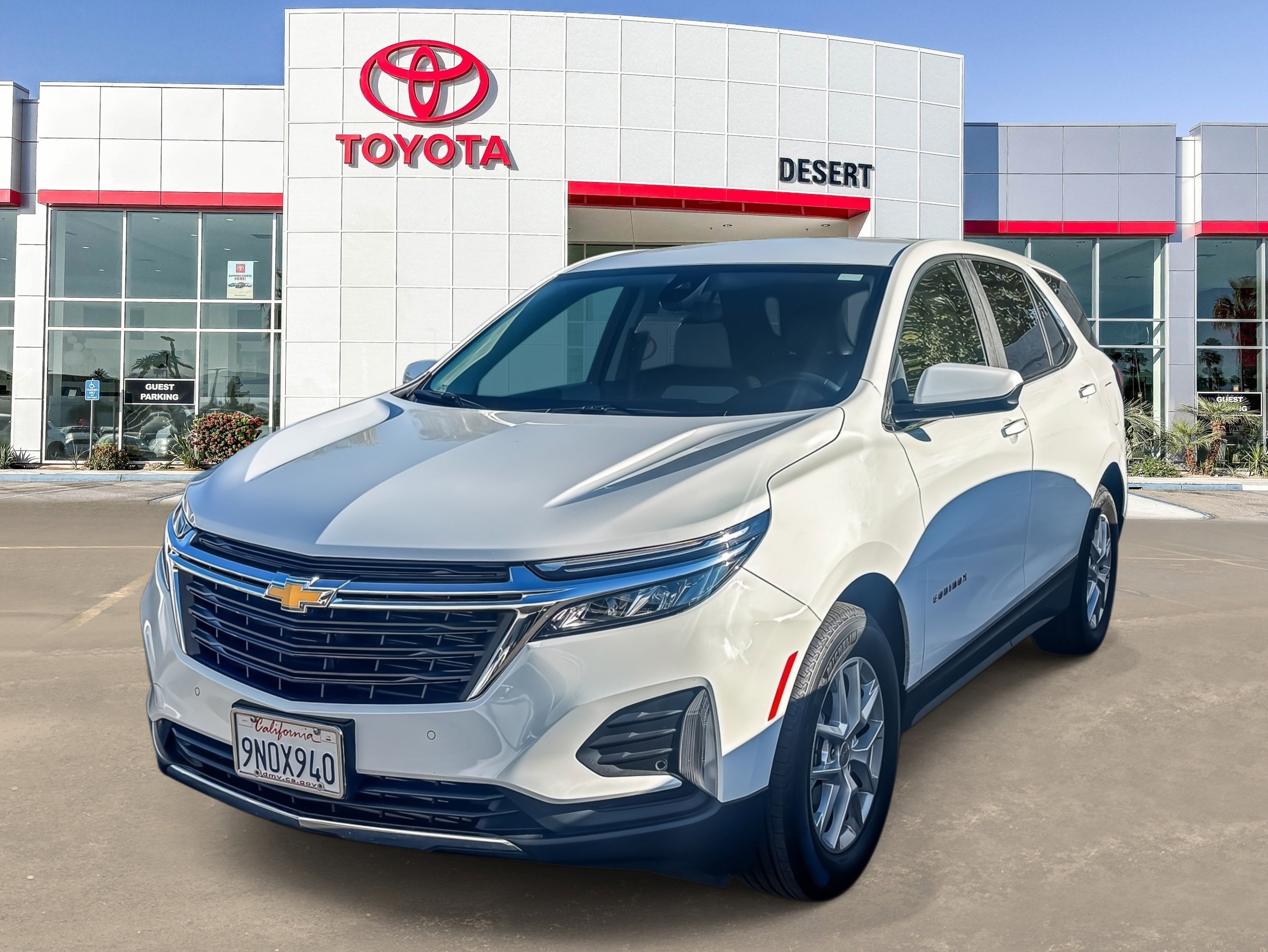 Used 2024 Chevrolet Equinox LT FWD image 3