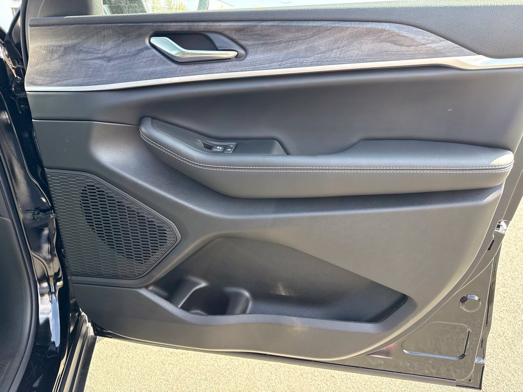 New 2027 Jeep Grand Cherokee L Limited AWD/4WD image 10