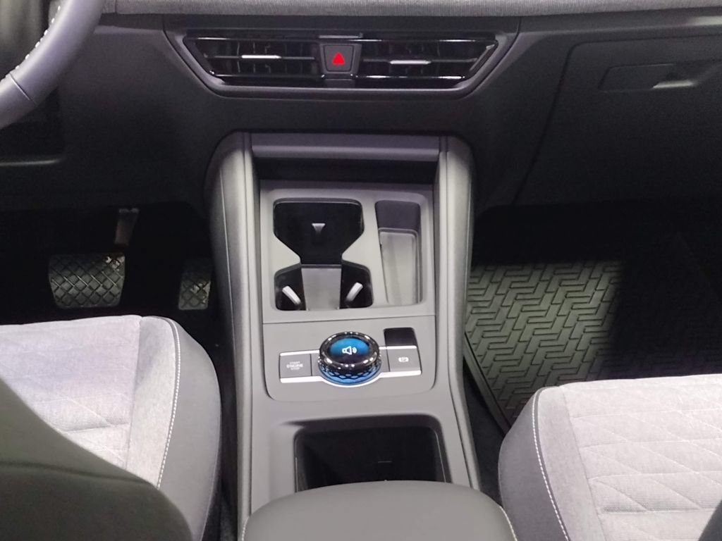 New 2026 Volkswagen Tiguan S AWD/4WD image 32