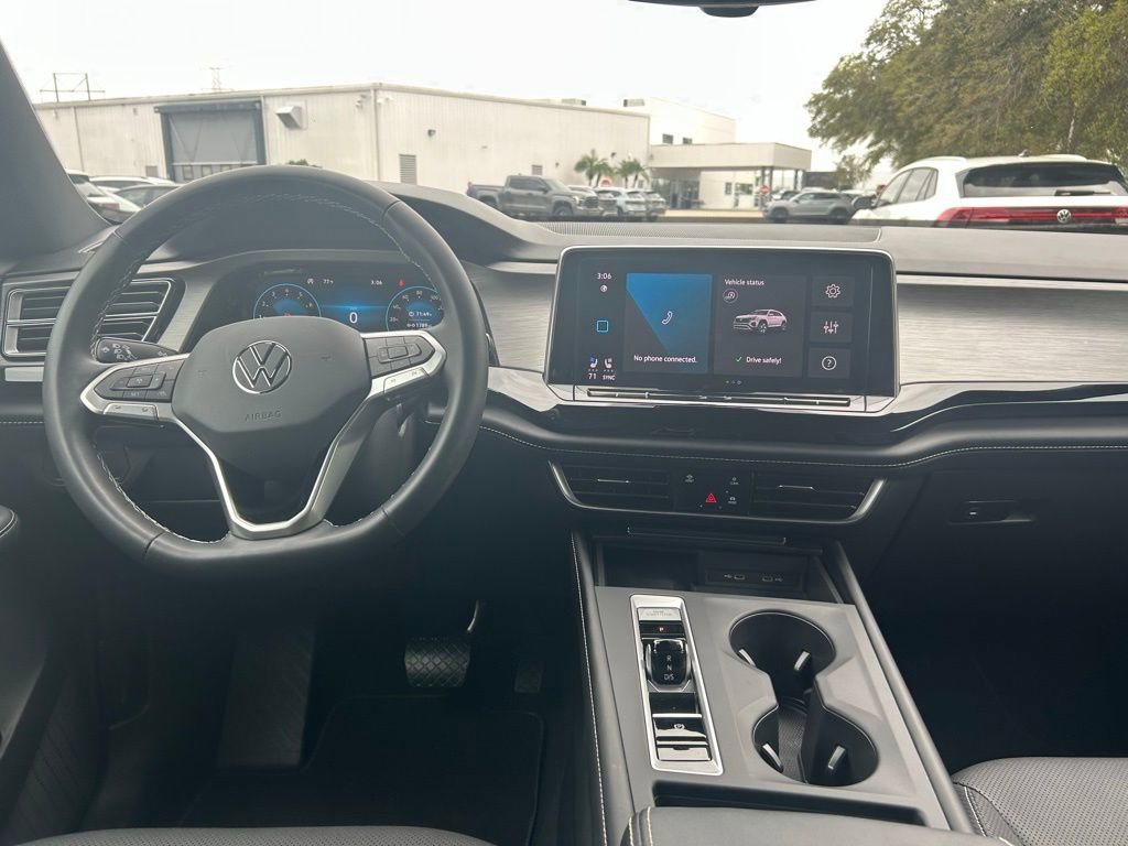 Certified 2024 Volkswagen Atlas Cross Sport SE image 49