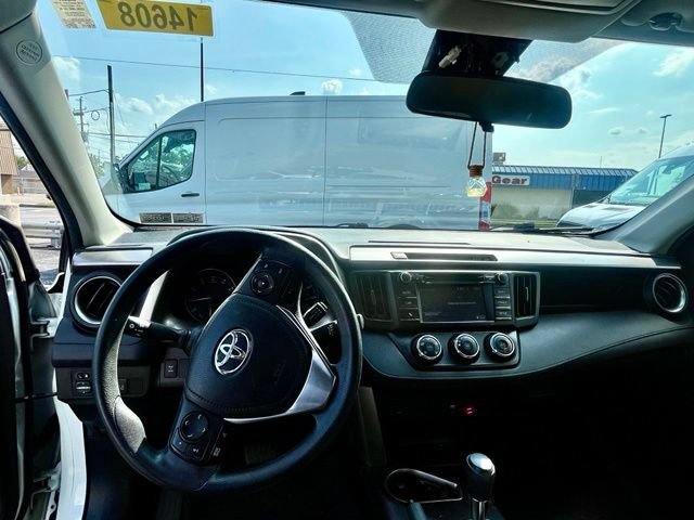 Used 2018 Toyota RAV4 LE w/ All Weather Liner Package AWD/4WD image 10
