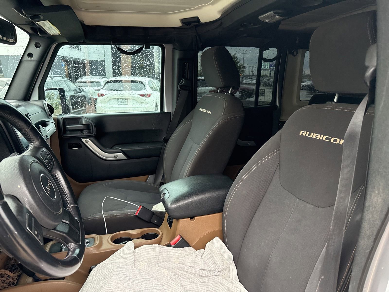 Used 2015 Jeep Wrangler Unlimited Rubicon w/ Max Tow Package image 19