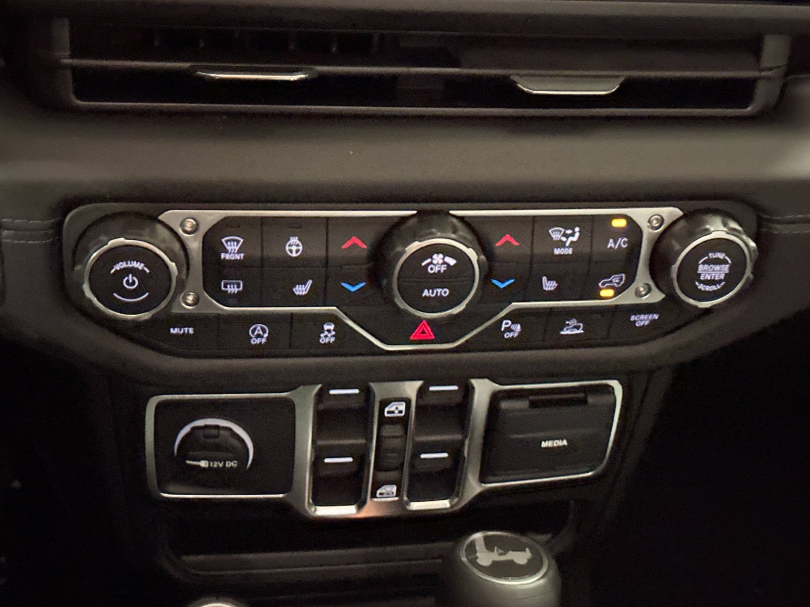 New 2026 Jeep Wrangler Unlimited Sahara AWD/4WD image 20